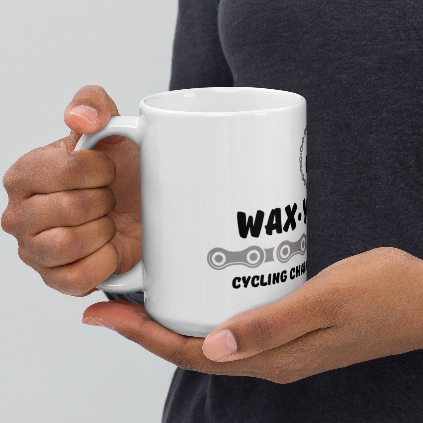 Weiße, glänzende Tasse